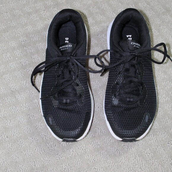 Under Armour Wm Sz 7M Charged Pursuit Black & White Athletic Shoes 3024143-002 - Picture 2 of 7